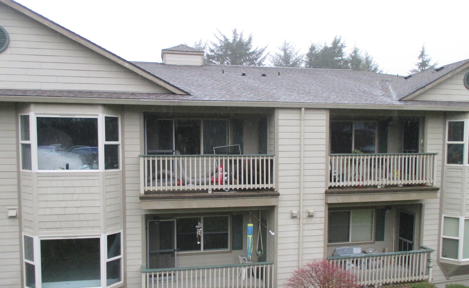 Three-story senior apartment building with balconies in Newport, Oregon